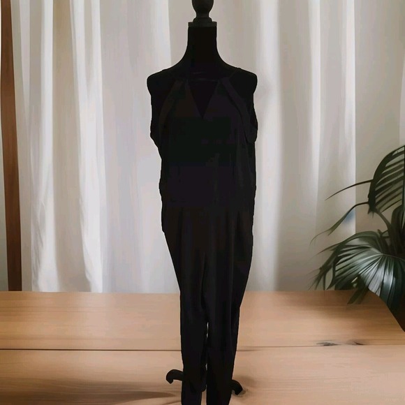 BLVD Black Keyhole Yoke Jumpsuit Size S Open Back Laced‎ Bodice - Picture 1 of 7